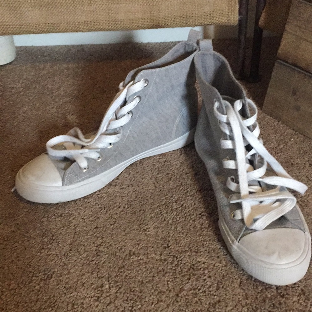 Light grey converse knock-off high tops